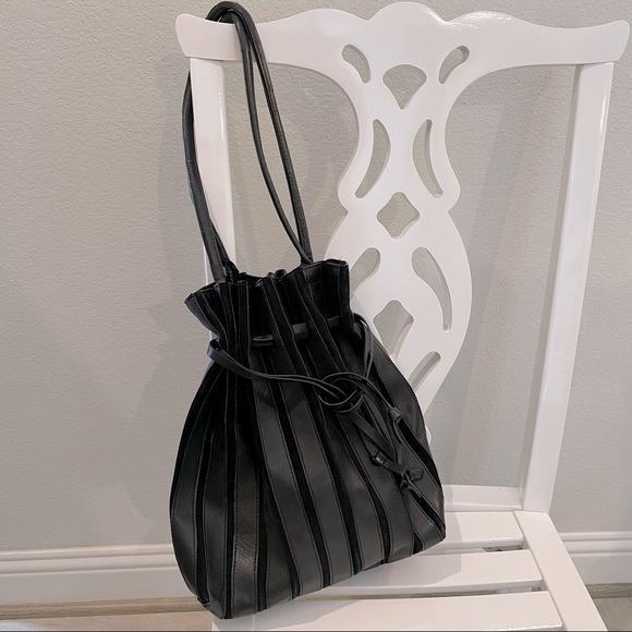 Zara Leather Bag. - Picture 3 of 8